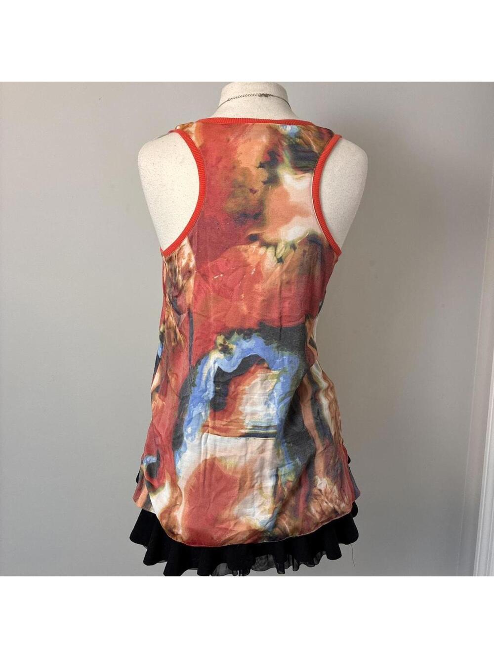 Vera Wang painted-like flowy tank top size medium